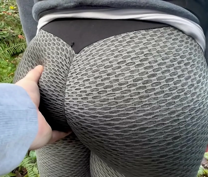 Grope the Luscious Bubble Butt of a Seductive Public Park Enchantress