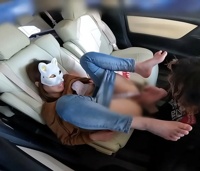 Japanese Wife Tempted by Stranger During Shopping and Ends up Cuckolded in Carsex