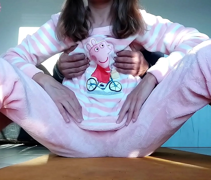 Japanese hooker in sexy lingerie squirts during rough fucking