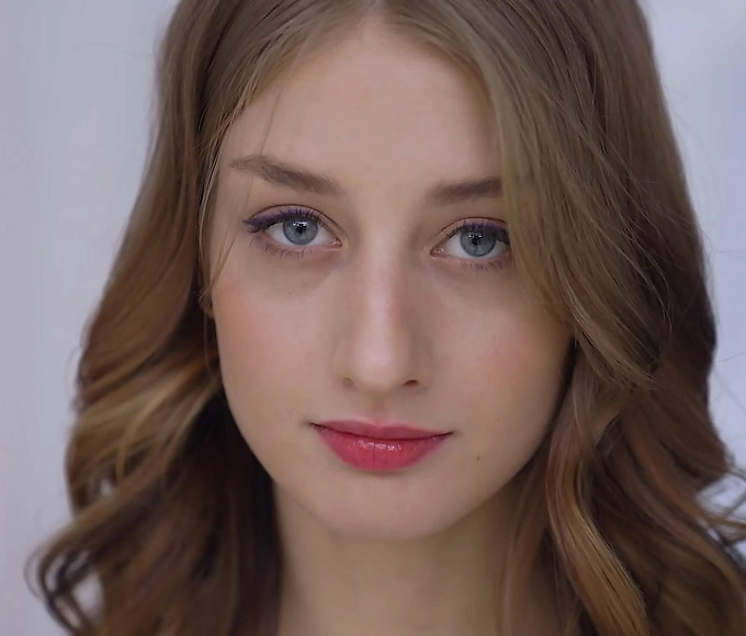 Sasha Paige: 19yo Skinny Babe and Real Sister of Sofa Weber!