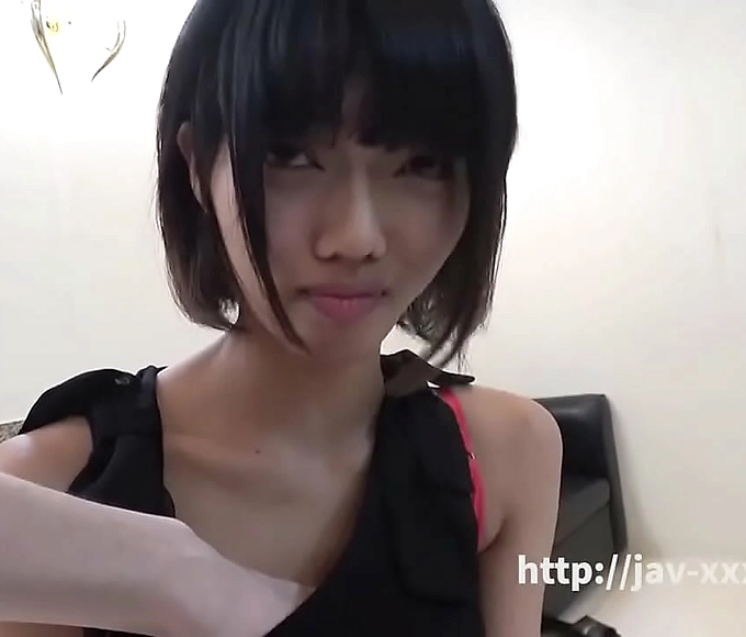 Japanese Enchantress with a Luscious Figure Brings You to Your Knees - MUST SEE!