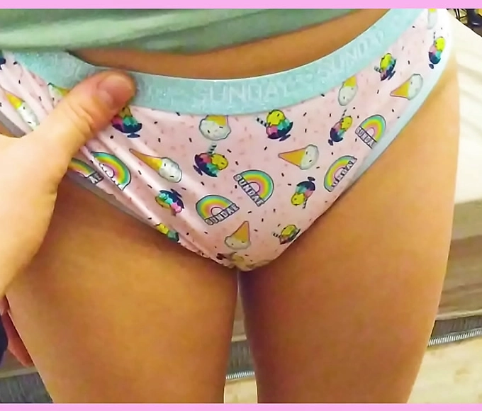 Luscious Stepsister Gets Creamed by Her Hunky Stepbrother