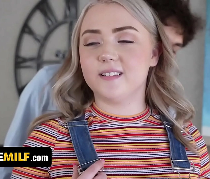 Jaw-Dropping Sydney Paige and Her Cute Girlfriend Eva Nyx Let You Experience the Pleasure of a Horny Stud - FreeUse Milf