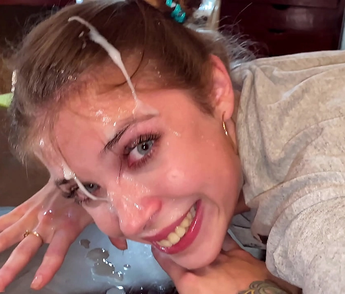 I'm Addicted and Need Help: A Step Brother's Guide to Pleasure