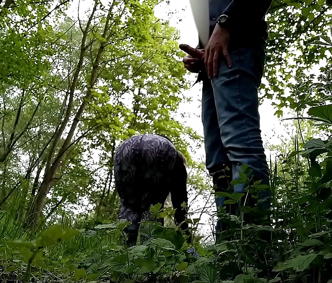 Caught by a Juicy Neighbor with a Fat Ass: Steamy Outdoor Handjob Session!