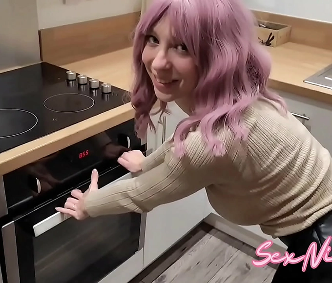 Juicy MILF gets Stuck in the Oven trying to cook Dinner - Must See!