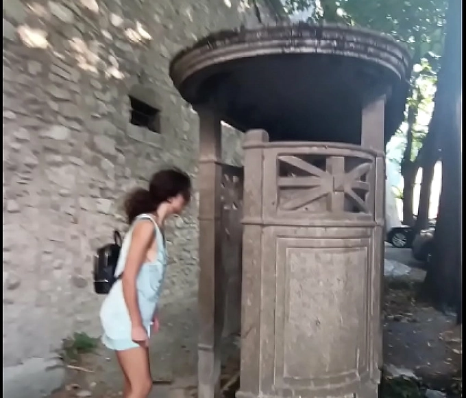 Experience the Allure of Enchantress in a Medieval Bathroom - Faccio Pipi All'Aperto in Un Bagno Medievale