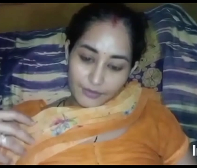 WATCH: 'Desi Bhabhi' Makes You Hard with Her Seductive Moves in Full HD!