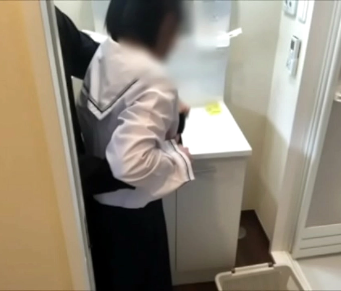 Amateur Stepsister in stockings pumped with cum after missionary fucking