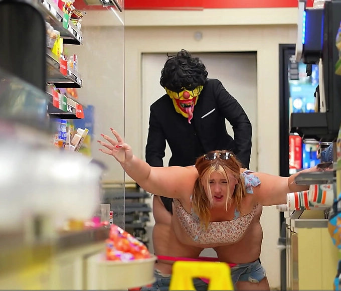 Curvy Sensation! Voluptuous BBW Gets Pounded at the Local Convenience Store