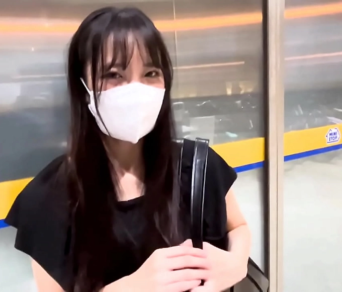 Real Japanese teen gives blowjob and loves to ride the inches