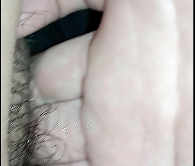 Sexy Vietnamese MILF Caught on Camera Napping!