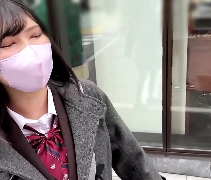 18-Year-Old Riko's Erotic Performance in the Drama Club! Seduces Older Man Before Heading to School