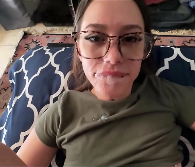 18-Year-Old Laya Rae's Perfect Girlfriend Tips for an Irresistible Hot Body!