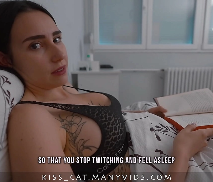 Outrageous! Step Mom Shares Bed with Steamy Handjob Surprise - Step Son Fucks Step Mom with Creamy Load!