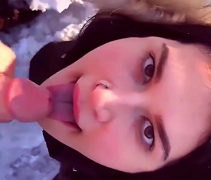 Satisfy Your Desires with a Hot Stranger in a Public Park - A Journey of Exploring Your Limits with Hilarious Cum Swallowing Fun