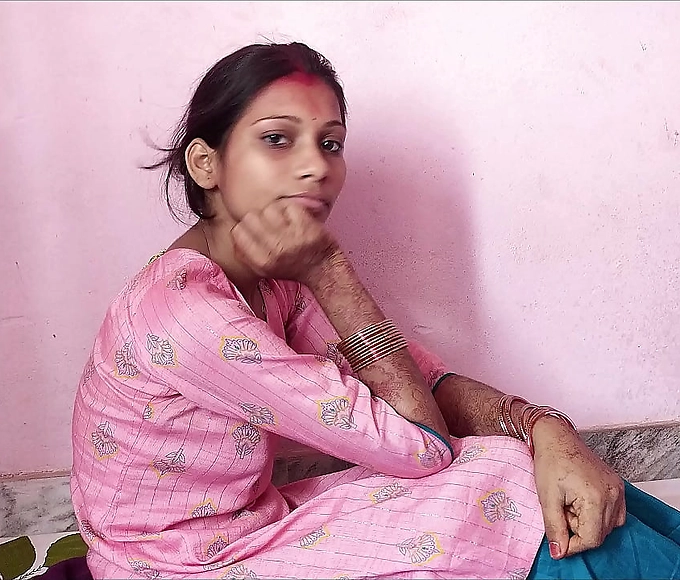 Indulge in the Blissful Pleasures of a Newly Married Indian Bhabhi's Luscious Pussy and Her Fucking Desires in Hindi Audio