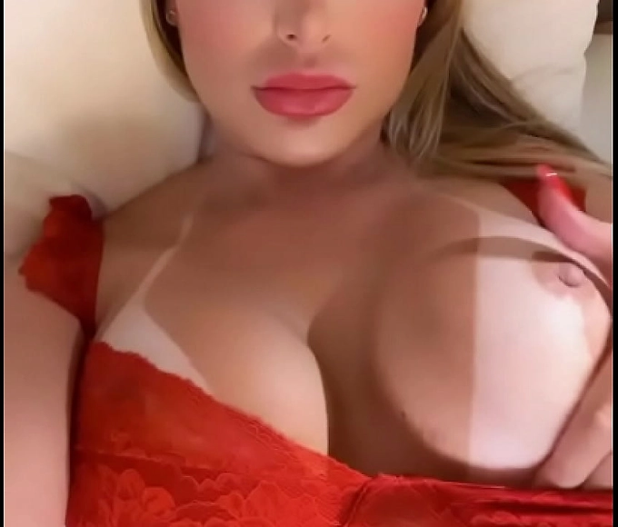 Japanese Enchantress Andressa Urach's Luscious Curves and Alluring Gaze