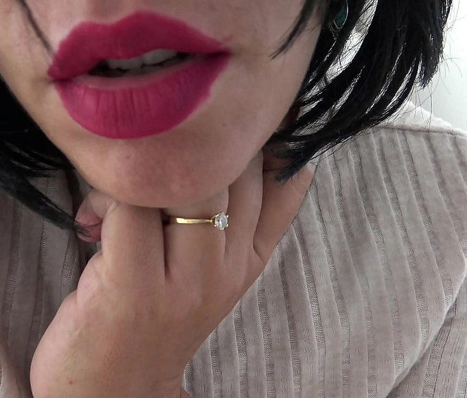 Luscious Egyptian MILF with Big Tits Dirty Talking in Arabic