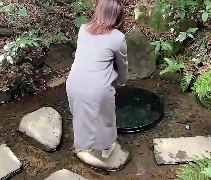 Revealed: A Day in the Life of a Japanese Nurse During Her First Visit to a Famous Shrine after a Stroll